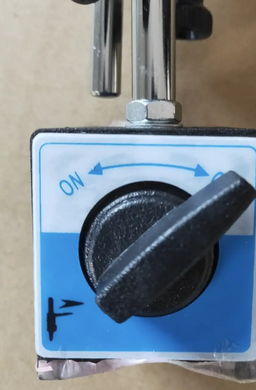 Magnet- Messstativ mit  Scharnier