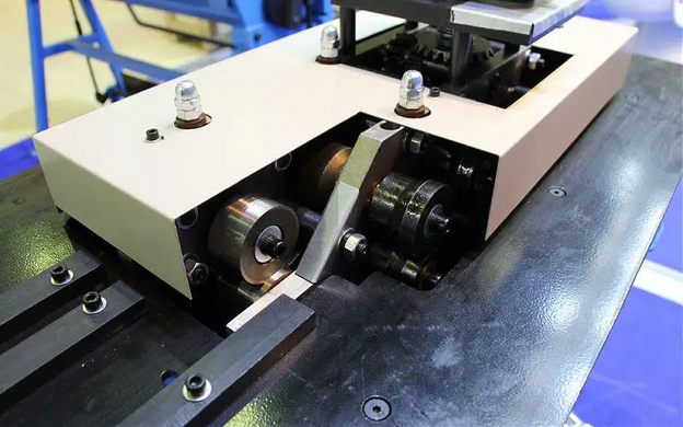 Falzmaschine Mod.LC-12DR